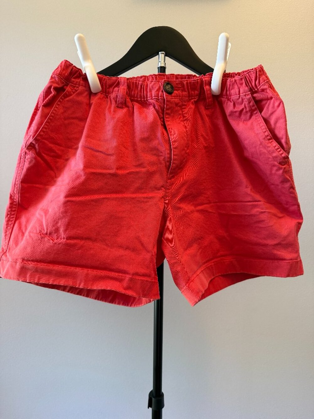 Chubbies Men's Original Stretch Chino Shorts Bright Coral Red Size M 5.5"